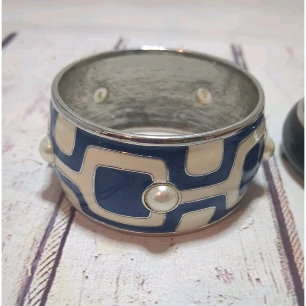 Enameled Silver Tone Bangle Bracelets Blue White Black Vintage‎ 80s